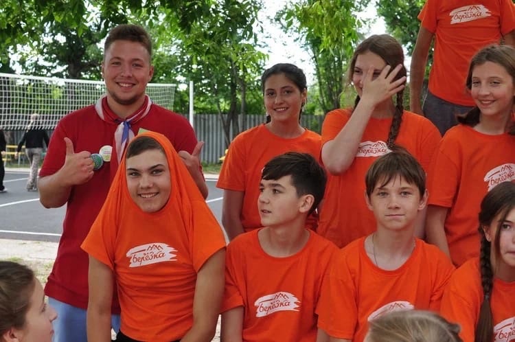 лагерь березка вожатые. оздоровительный лагерь березка непряхино. лисенков максим вожатый лагерь березка. лагерь березка челябинск. берёзка дол вожатые.